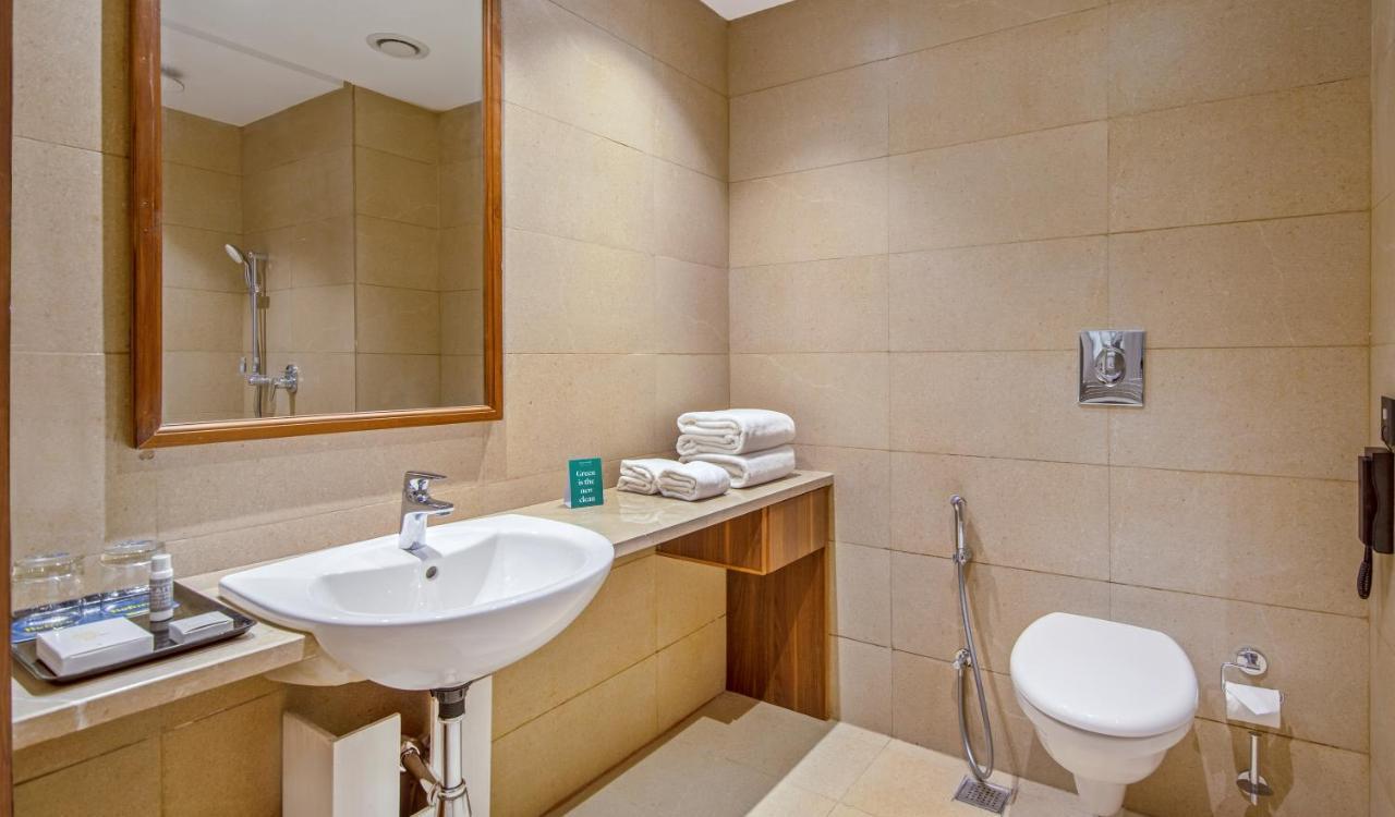 Golden Tulip Jalandhar Hotel Exterior photo