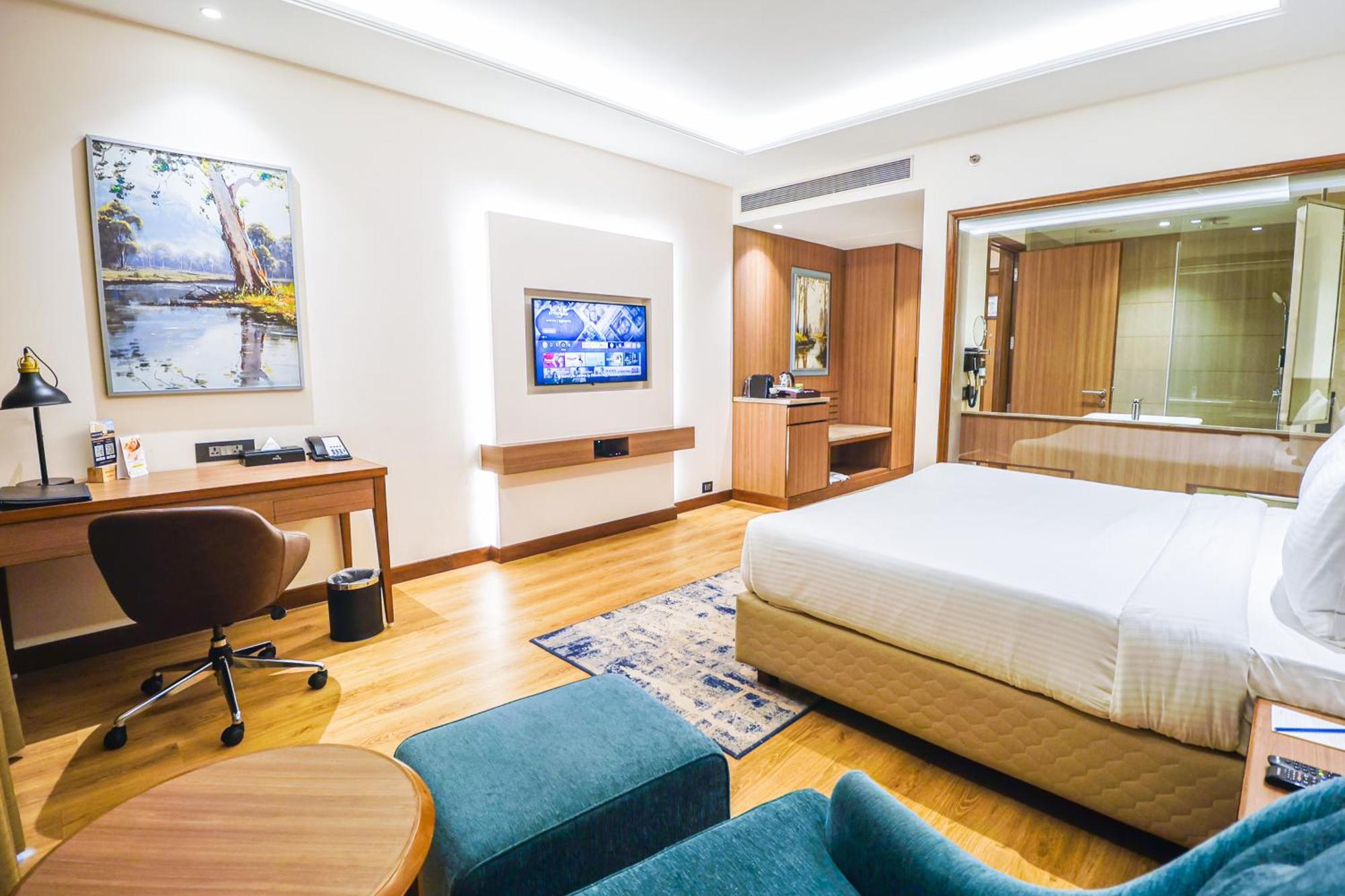 Golden Tulip Jalandhar Hotel Exterior photo